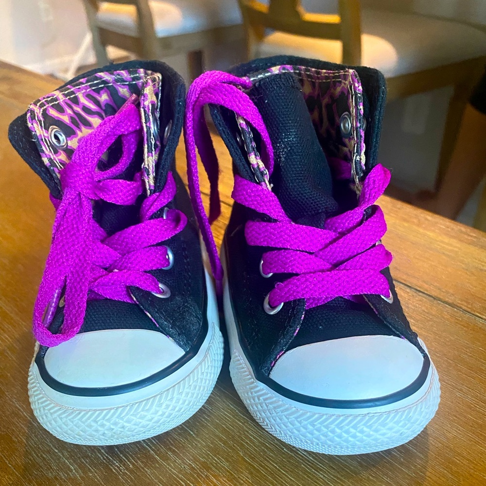 Toddler size 4 Converse